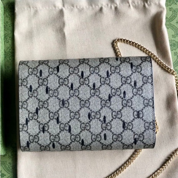 Gucci Gray and Gold Clutch with Iconic Design - Picture 3 of 5